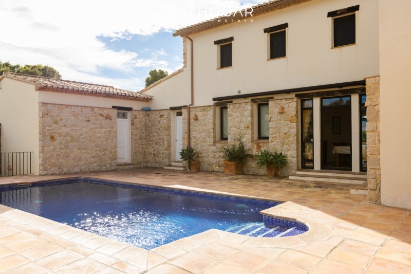 Rústica Elegancia - Casa de Campo a la venta en Benissa!